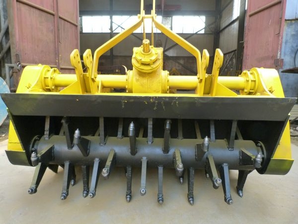 雙傳動(dòng)兩排鏈條拌和機(jī)（中型）