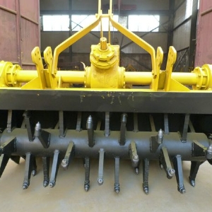 雙傳動(dòng)兩排鏈條拌和機(jī)（中型）