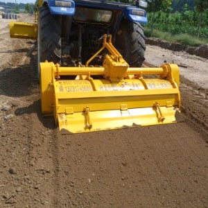 雙傳動(dòng)兩排鏈條拌和機(jī)（中型）