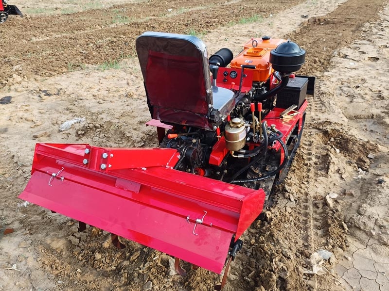 25 馬力旱地履帶式旋耕機