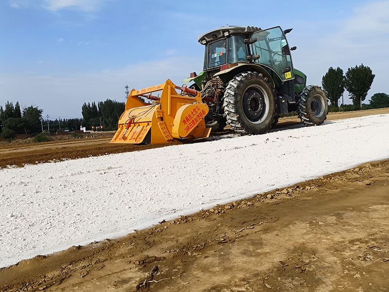 撒布車施工現(xiàn)場