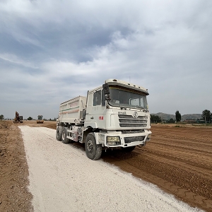 撒布車施工現(xiàn)場